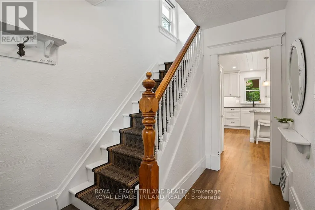 303022 GREY ROAD 15