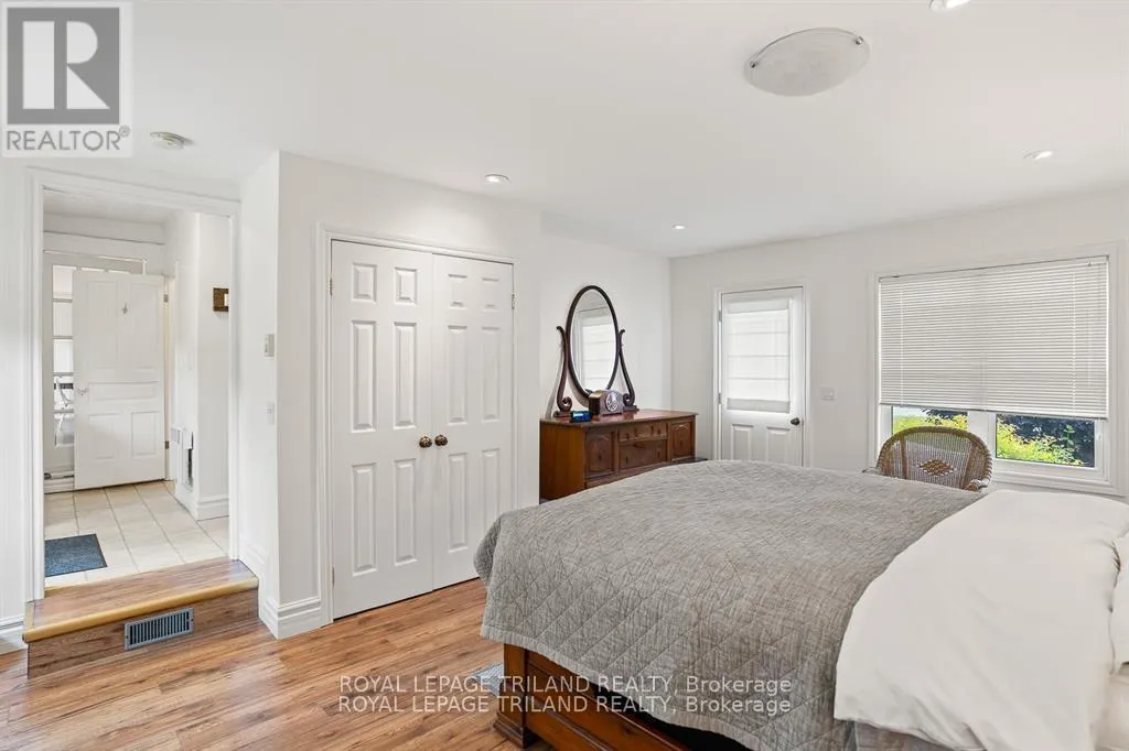 303022 GREY ROAD 15