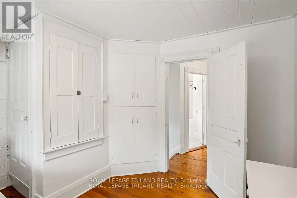 303022 GREY ROAD 15