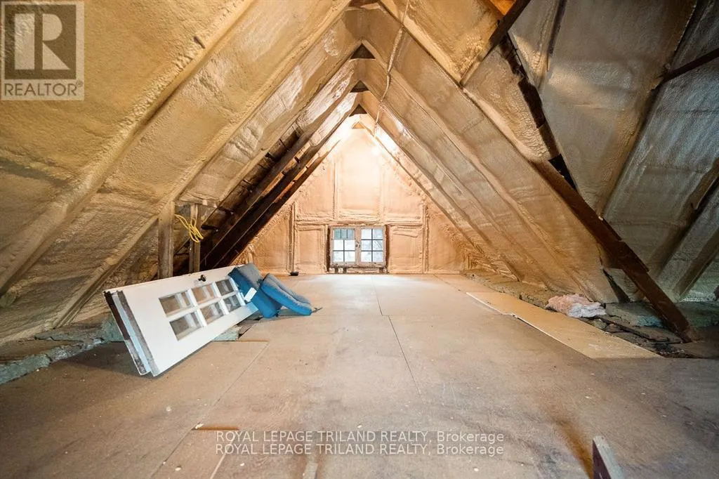 303022 GREY ROAD 15