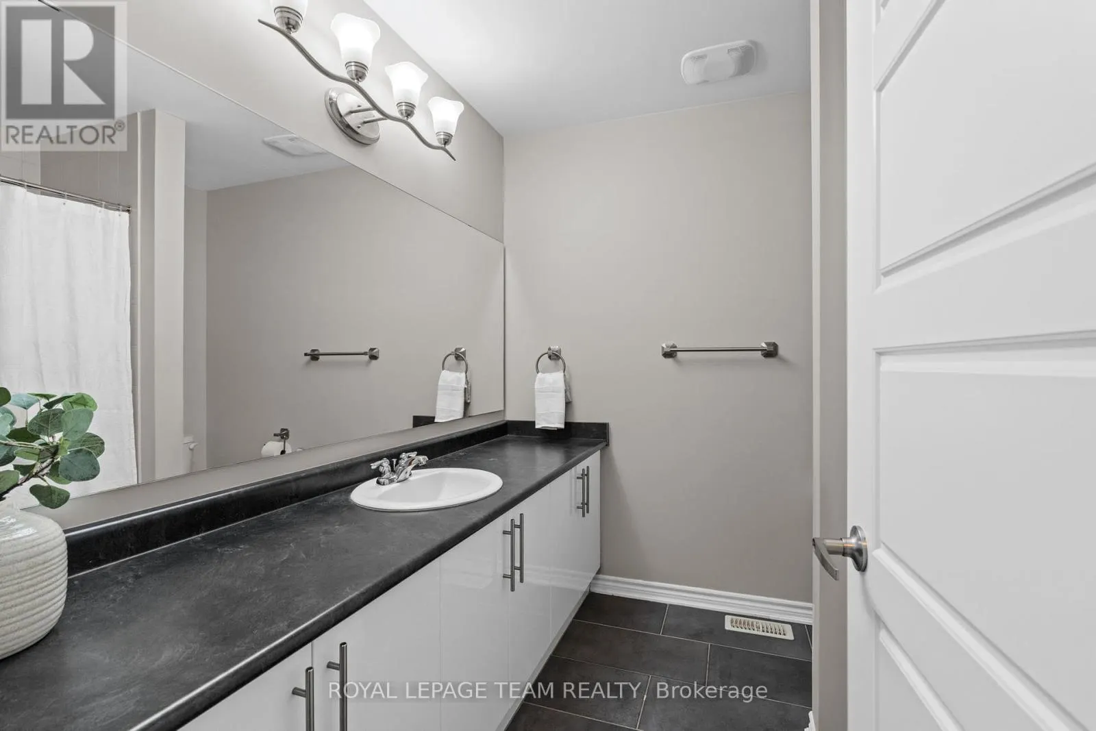 2211 WATERCOLOURS WAY