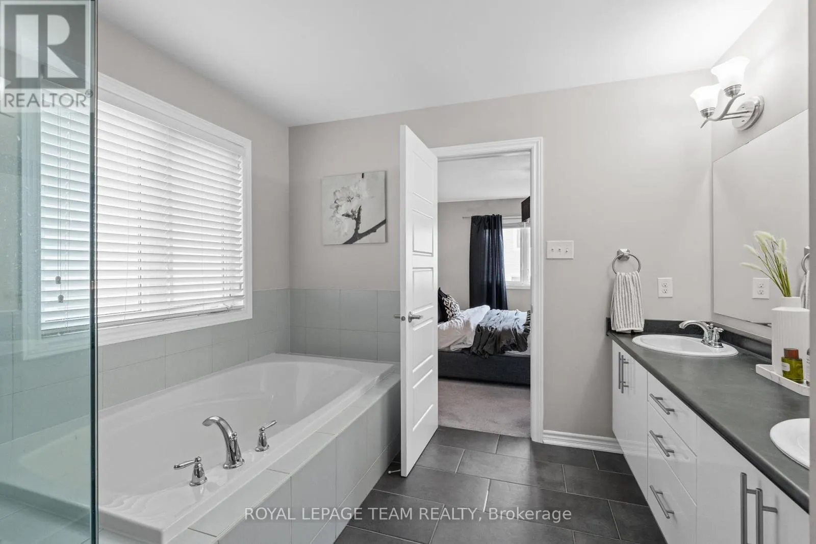2211 WATERCOLOURS WAY