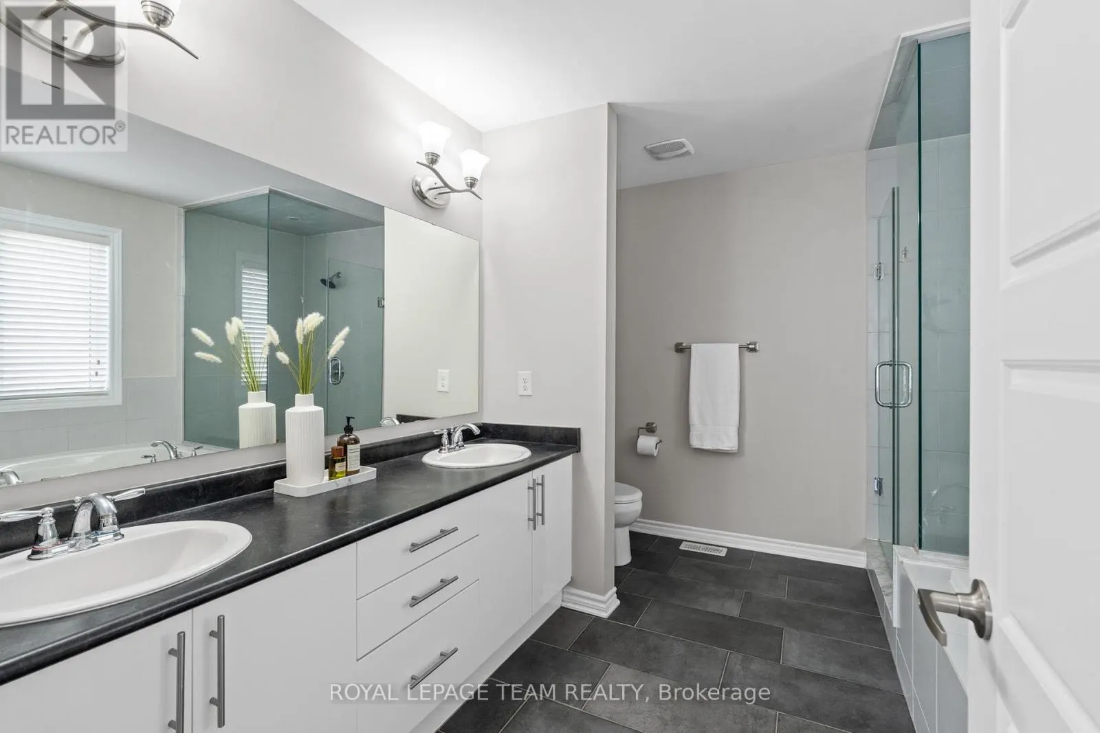 2211 WATERCOLOURS WAY