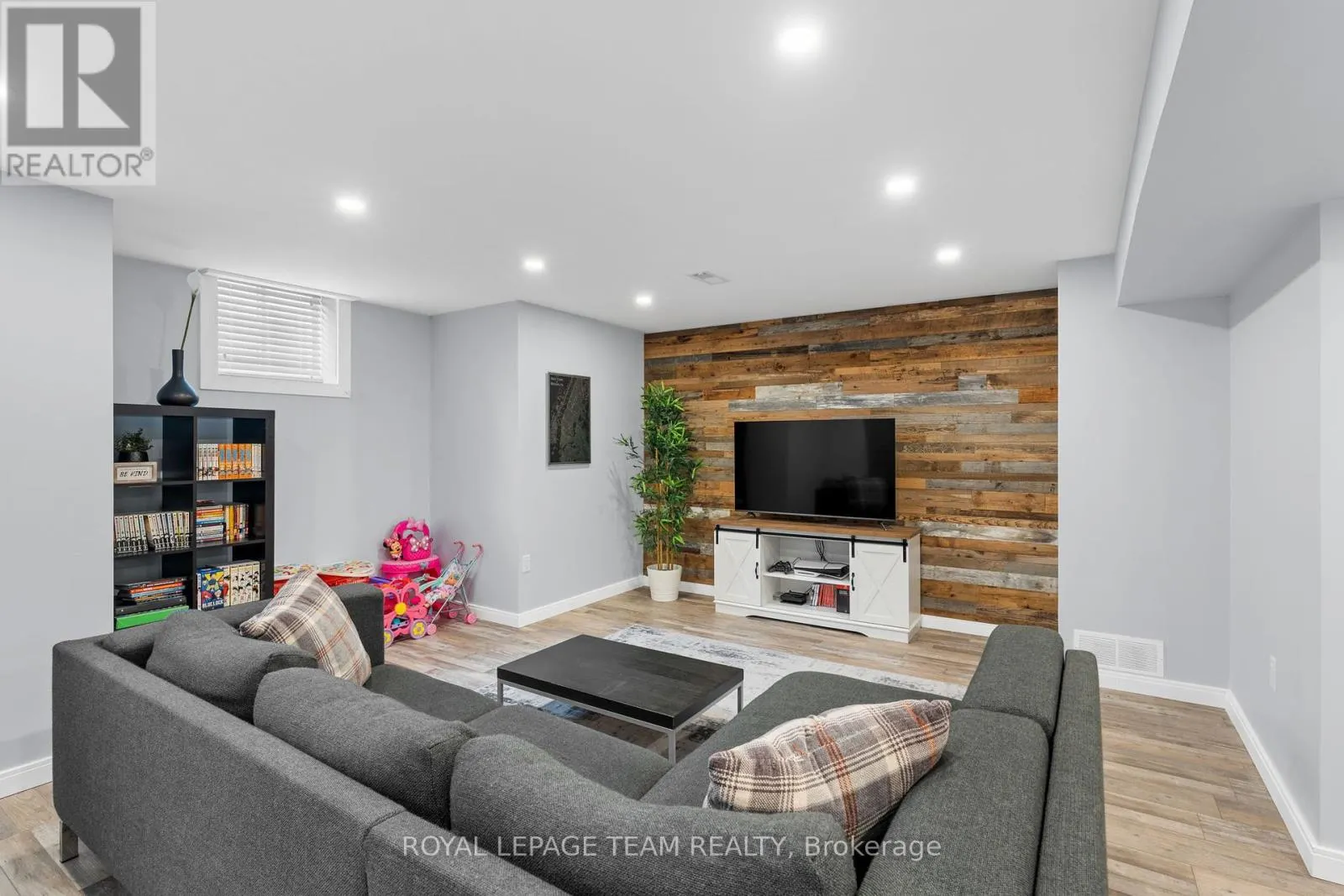 2211 WATERCOLOURS WAY
