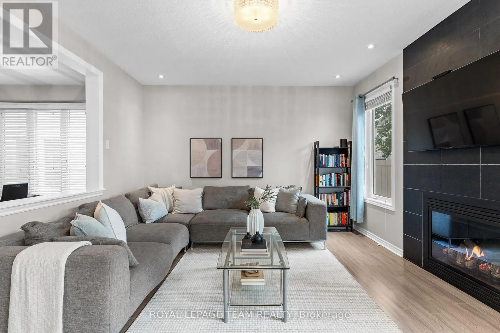 2211 WATERCOLOURS WAY