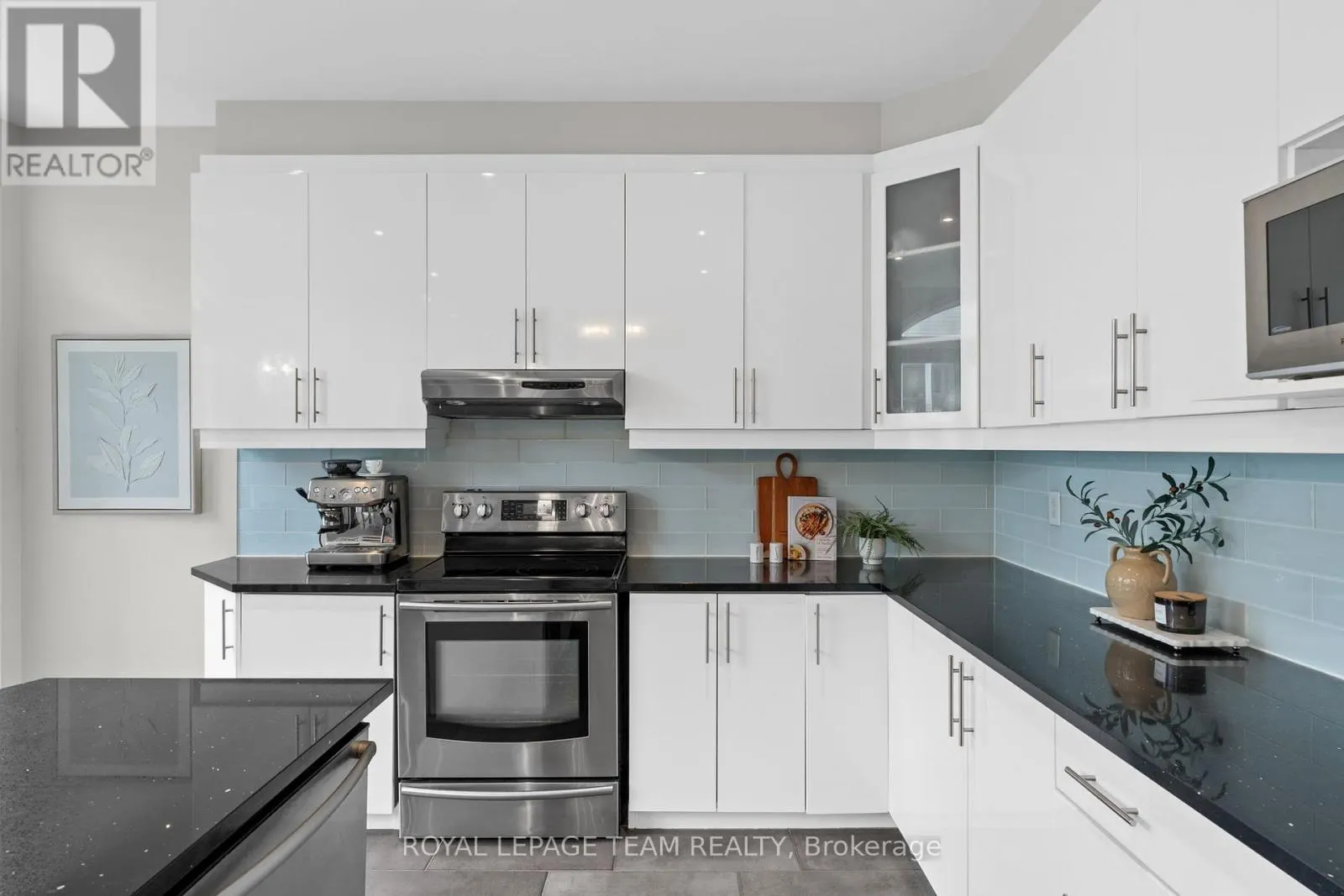 2211 WATERCOLOURS WAY