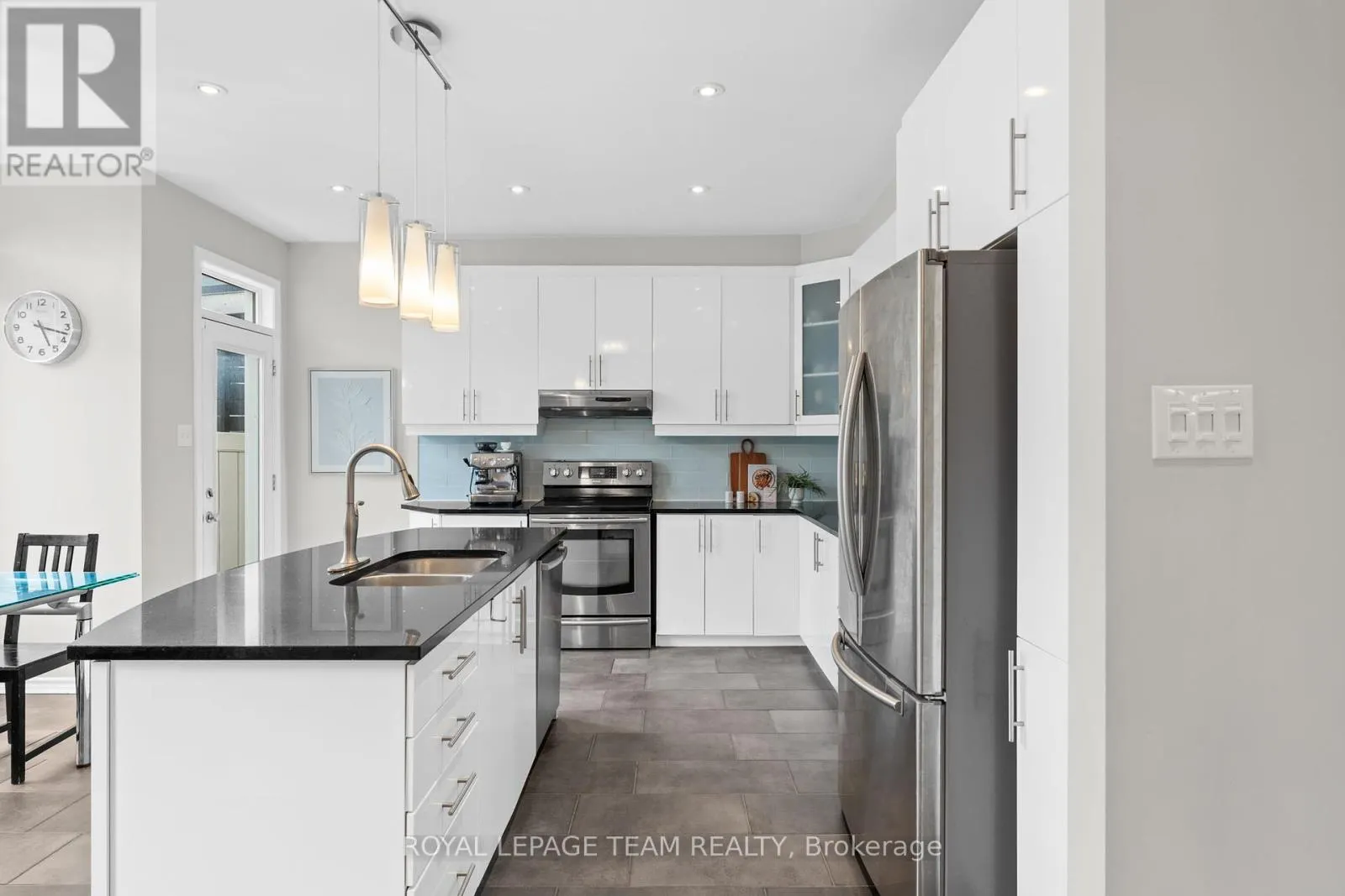 2211 WATERCOLOURS WAY