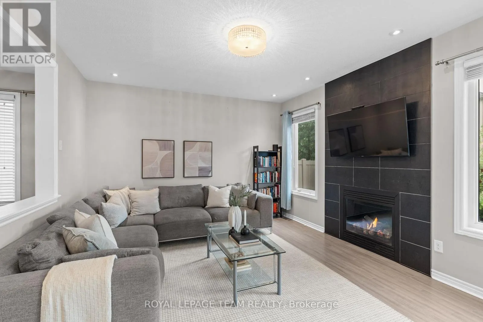 2211 WATERCOLOURS WAY