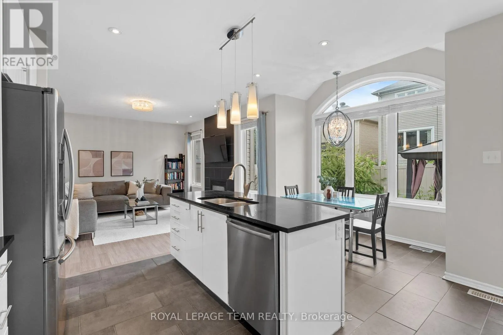 2211 WATERCOLOURS WAY