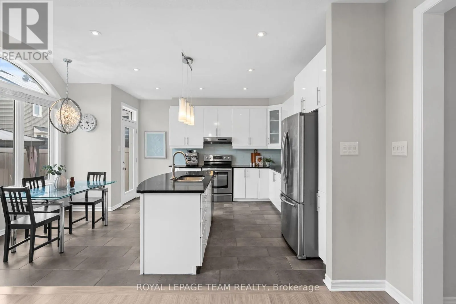 2211 WATERCOLOURS WAY
