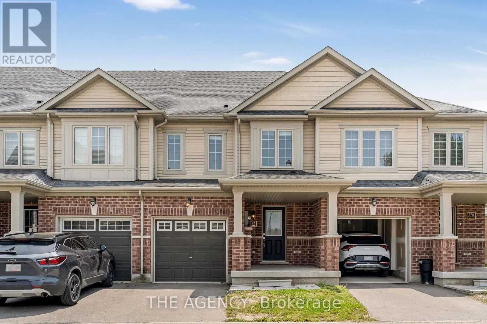 42 - 570 LINDEN DRIVE