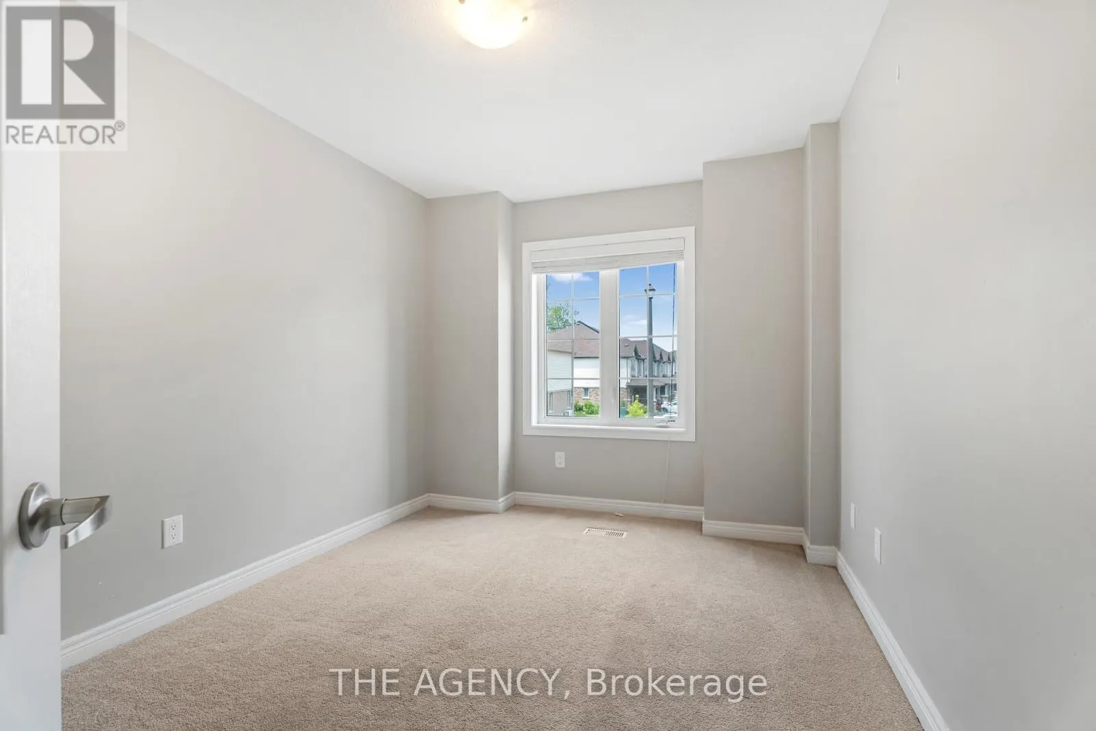 42 - 570 LINDEN DRIVE