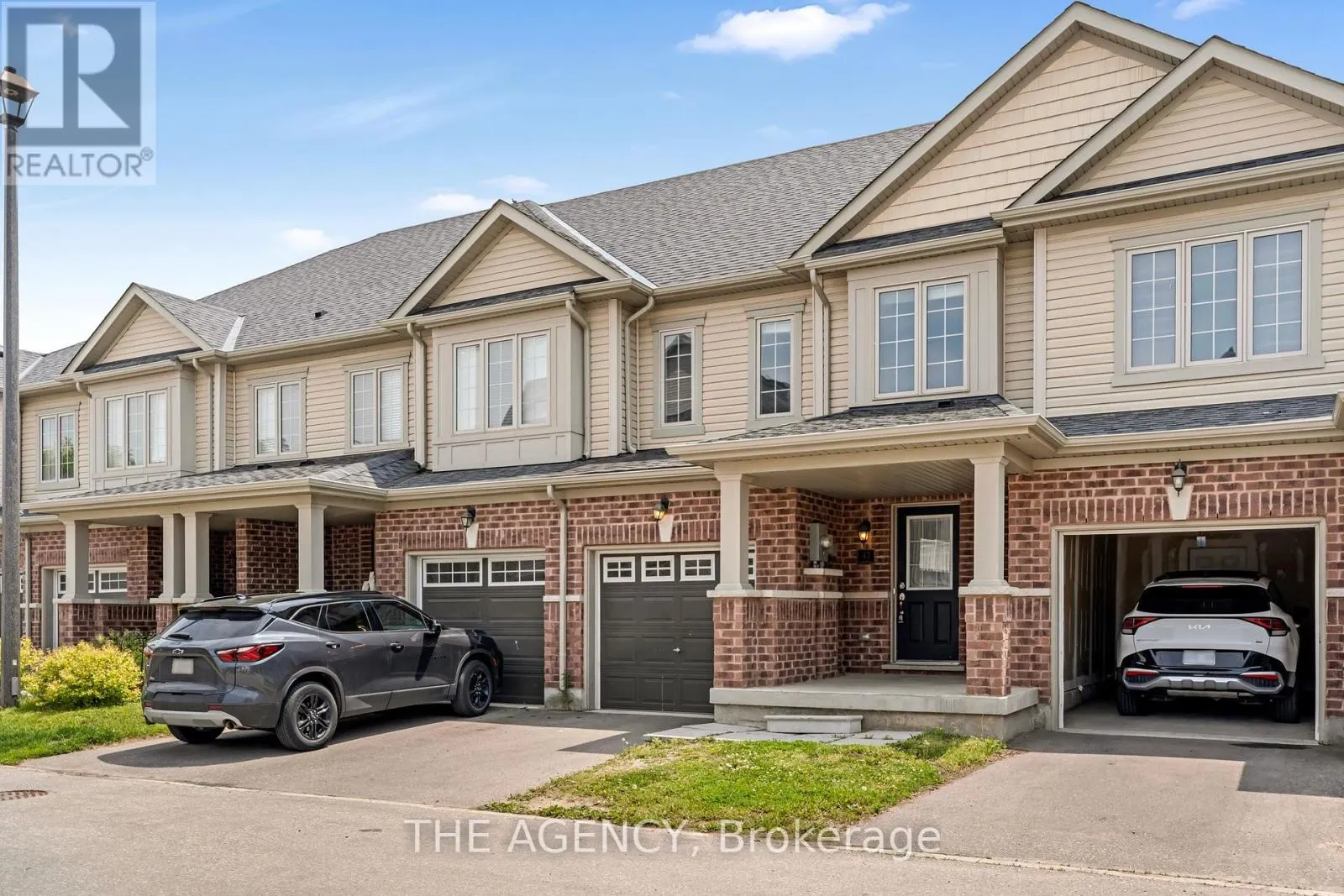 42 - 570 LINDEN DRIVE