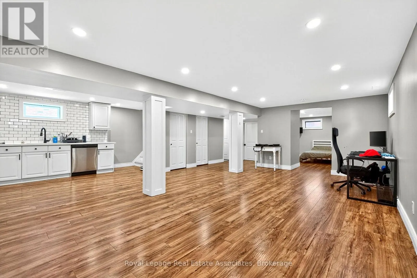 LOWER - 312 EAST 45TH STREET
