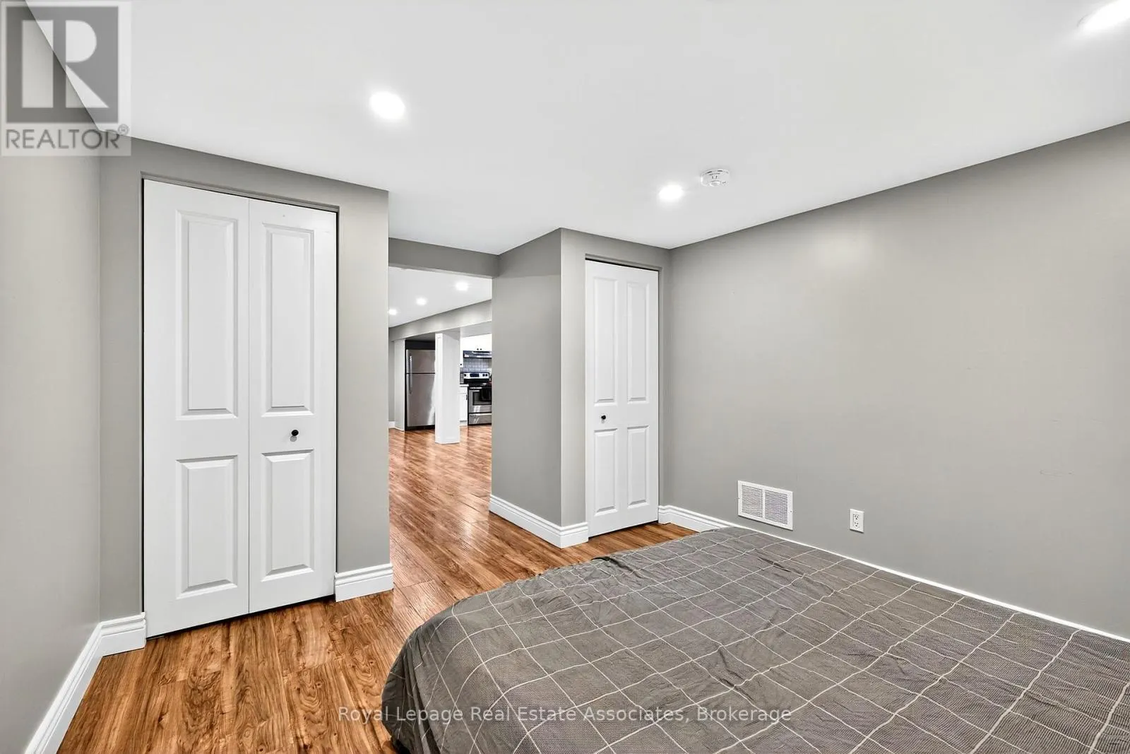 LOWER - 312 EAST 45TH STREET