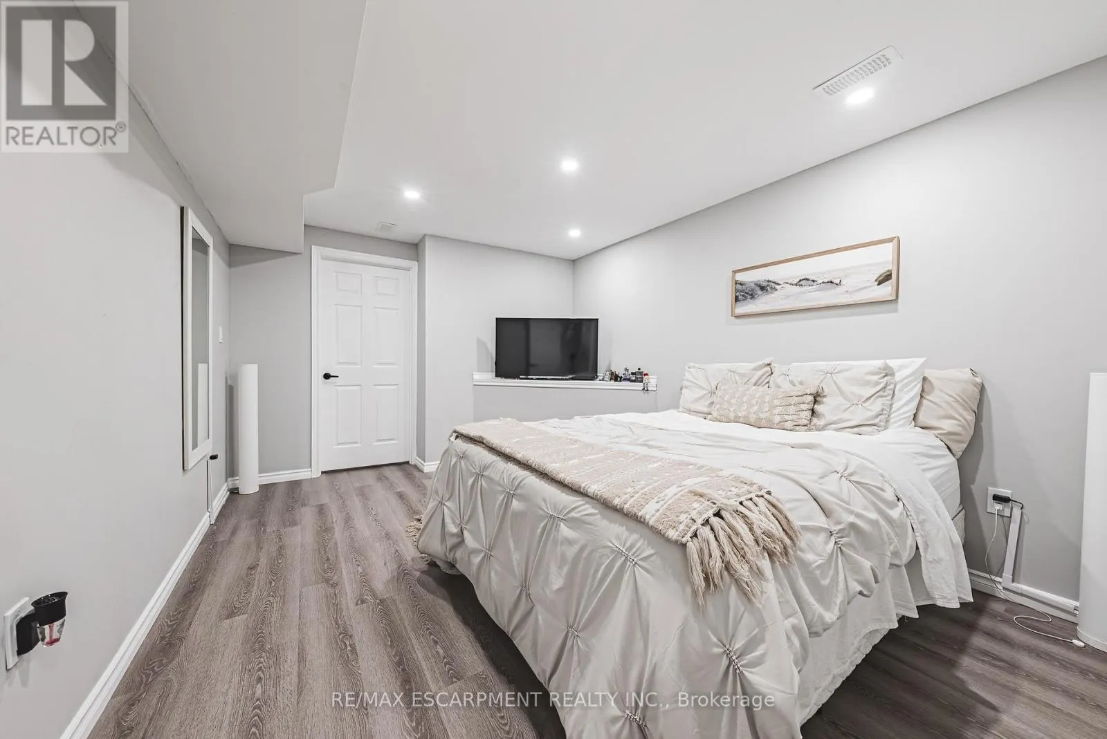11 MCWATTERS STREET