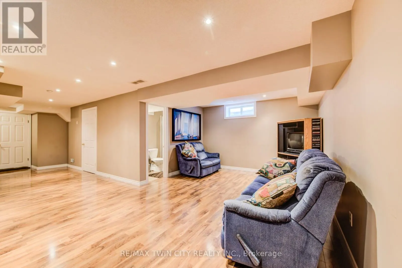 272 GATEHOUSE DRIVE