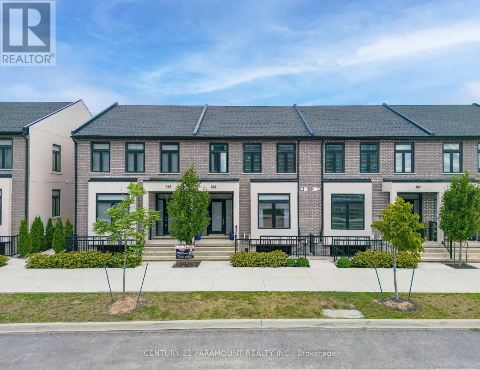 153 SUMMERSIDES BOULEVARD