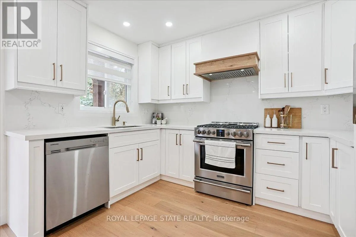 54 IVYBRIDGE DRIVE
