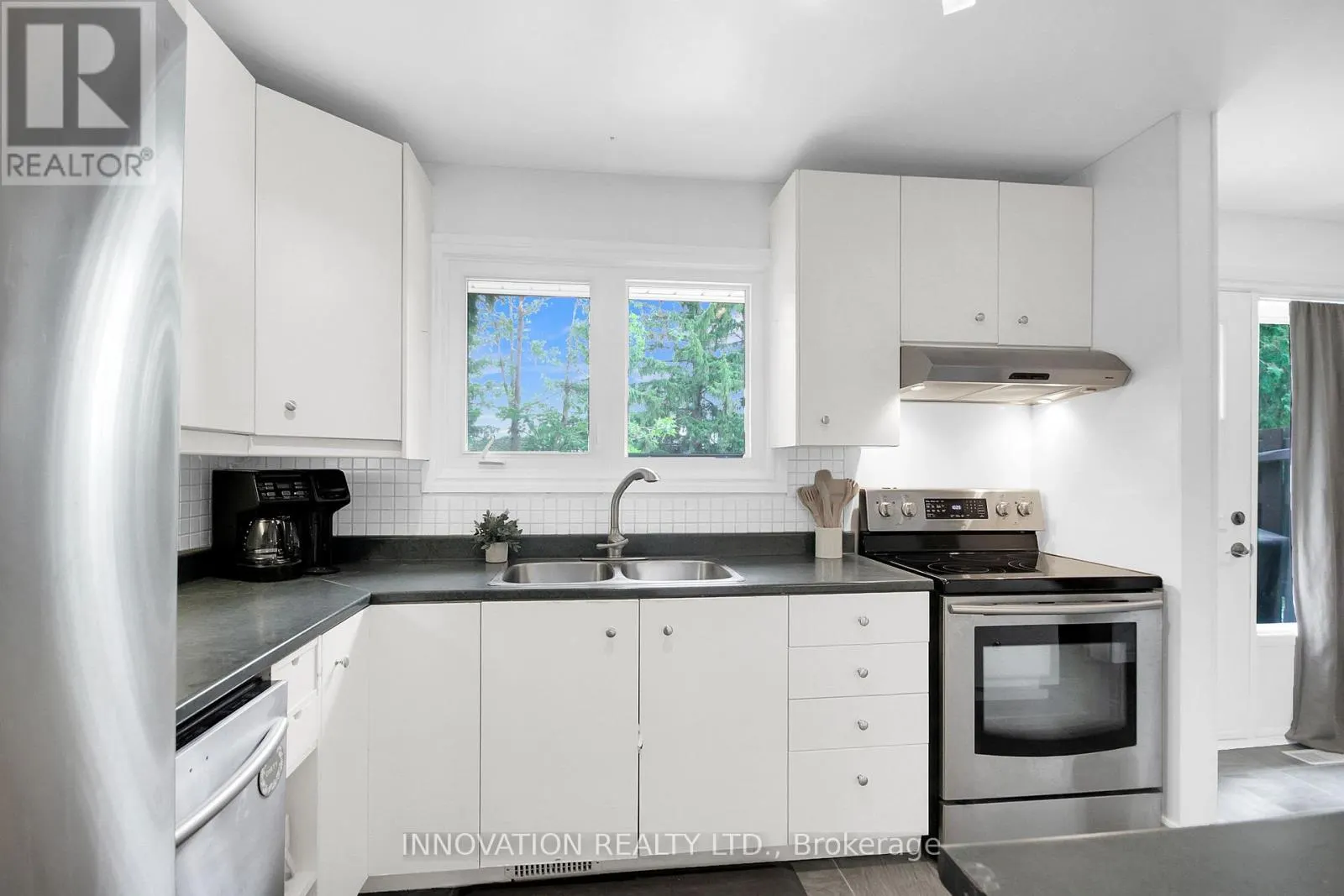 63 - 21 MIDLAND CRESCENT