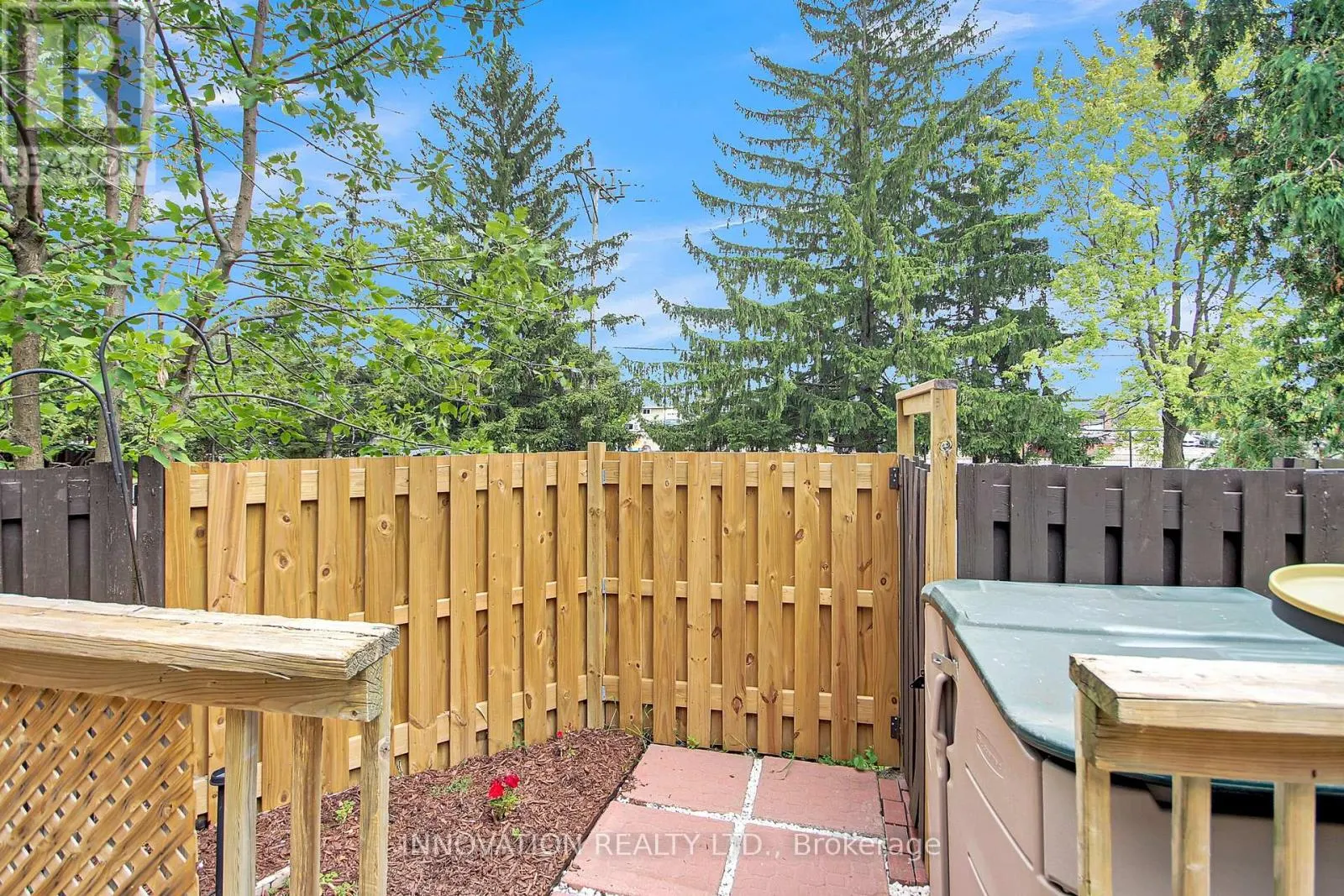 63 - 21 MIDLAND CRESCENT