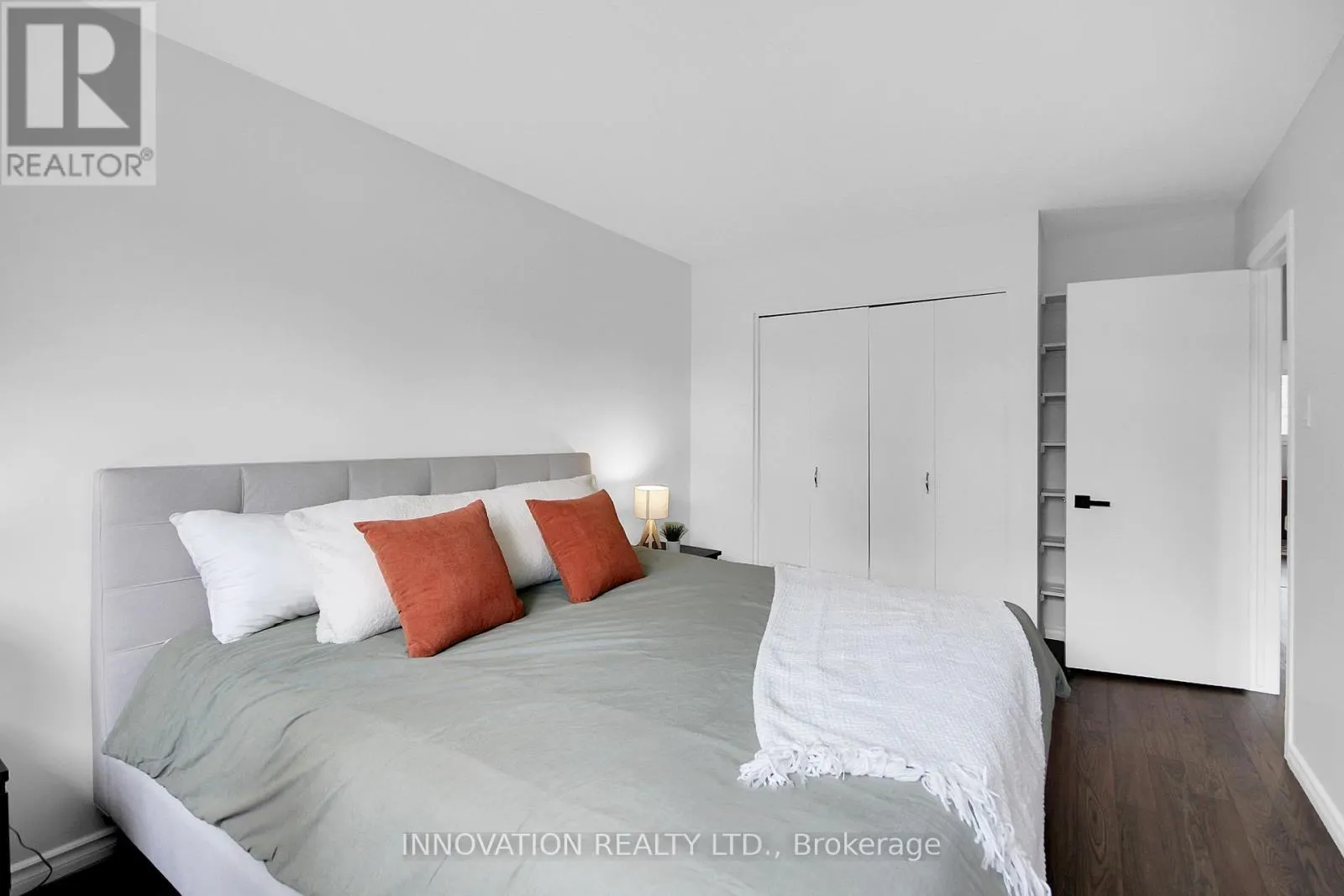 63 - 21 MIDLAND CRESCENT