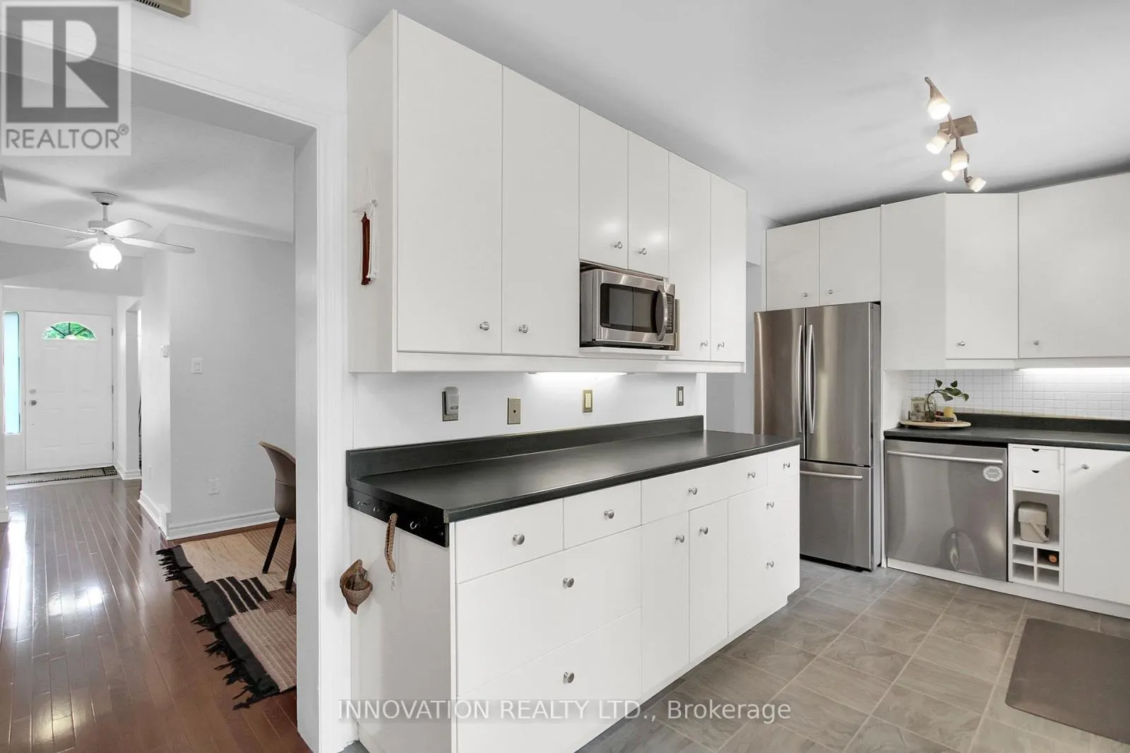 63 - 21 MIDLAND CRESCENT