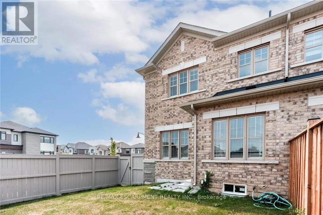 2 HOLCOMB TERRACE