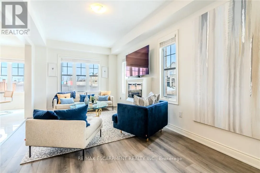 2 HOLCOMB TERRACE
