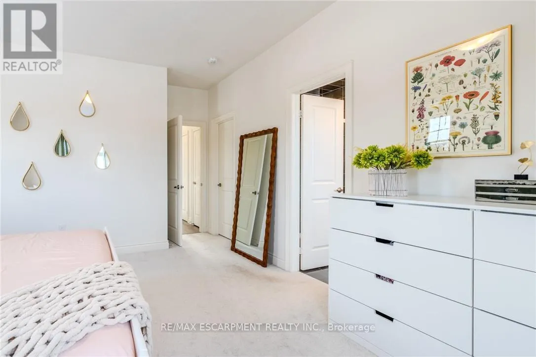 2 HOLCOMB TERRACE