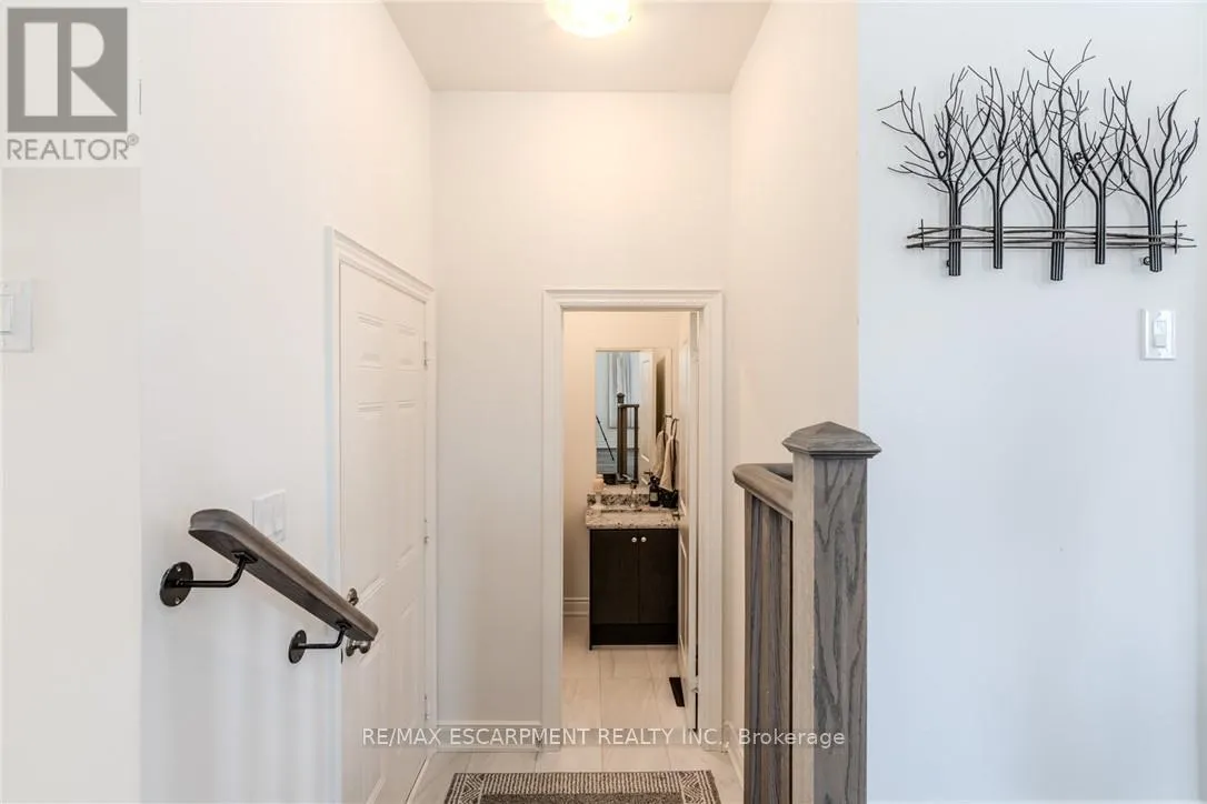 2 HOLCOMB TERRACE