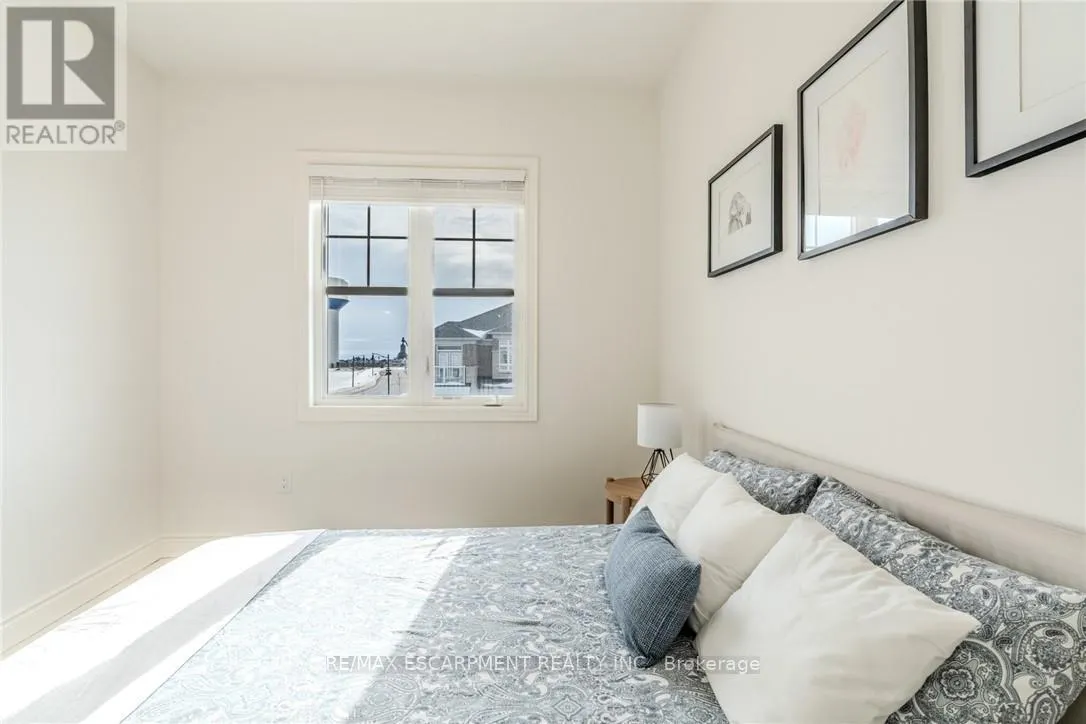 2 HOLCOMB TERRACE