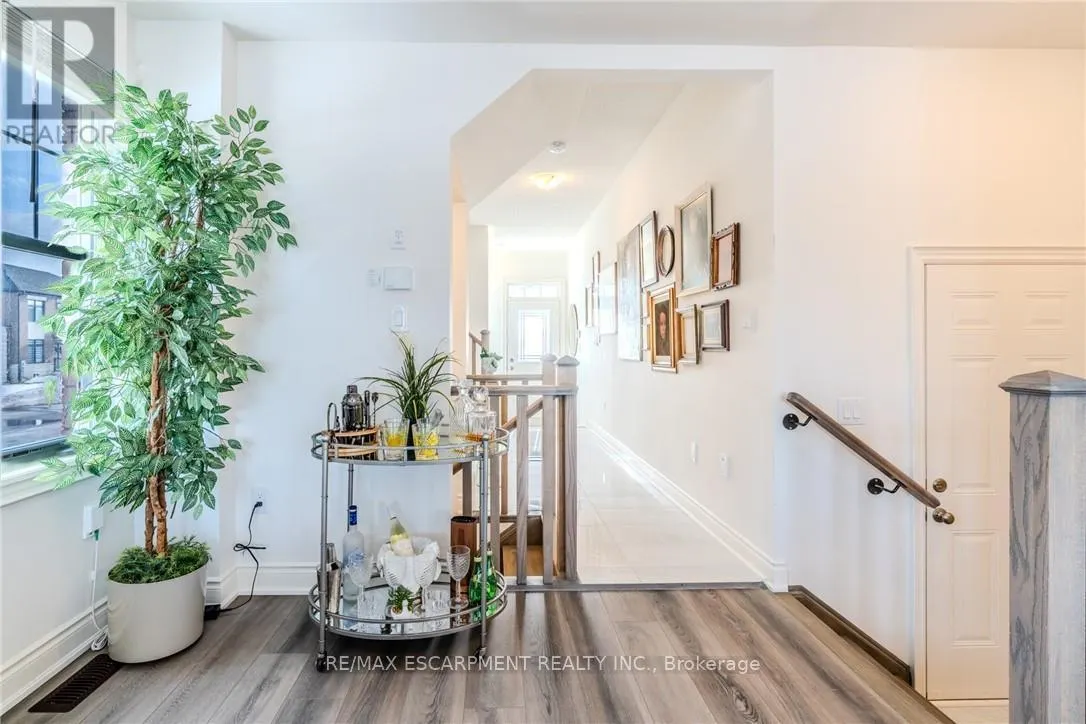 2 HOLCOMB TERRACE