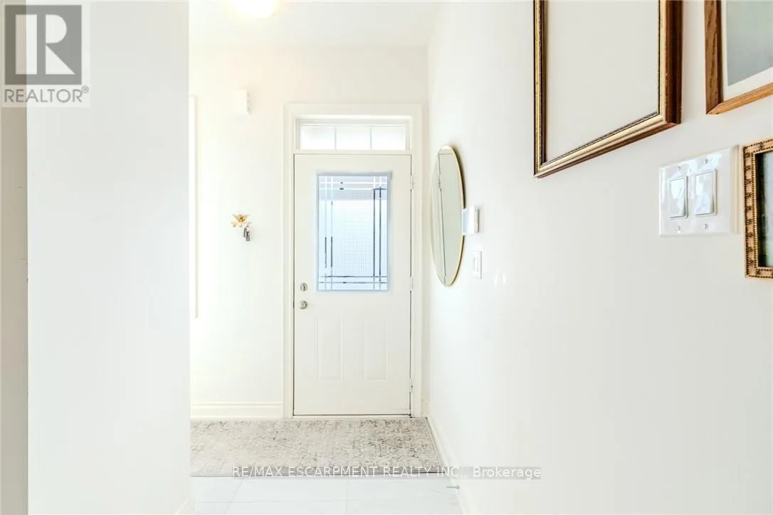 2 HOLCOMB TERRACE