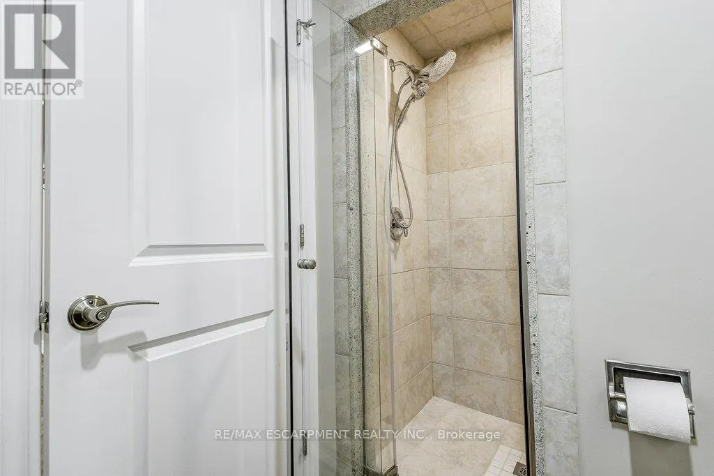 33 LOCKMAN DRIVE