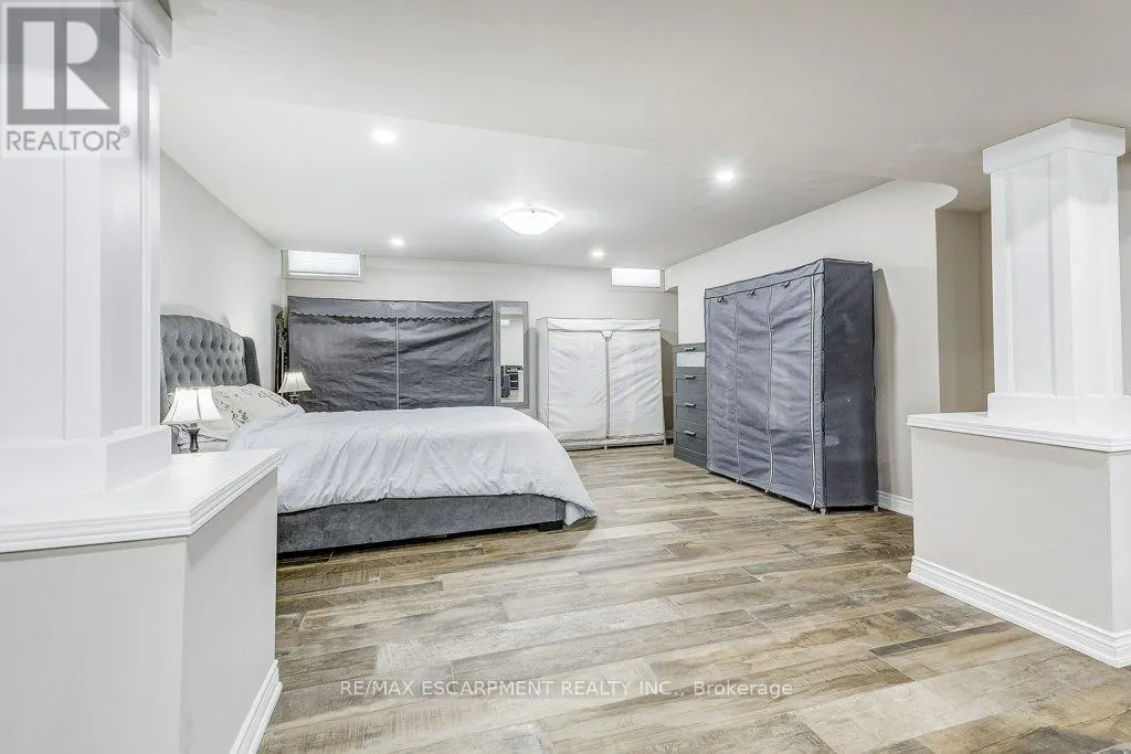 33 LOCKMAN DRIVE