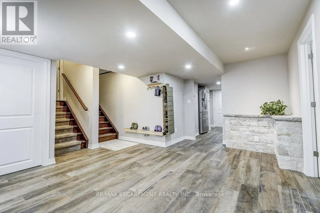 33 LOCKMAN DRIVE