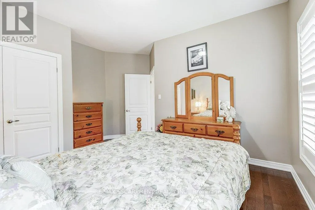33 LOCKMAN DRIVE