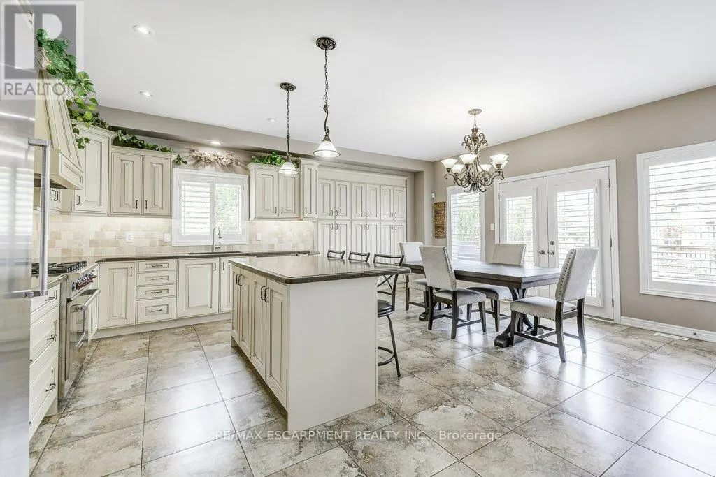 33 LOCKMAN DRIVE