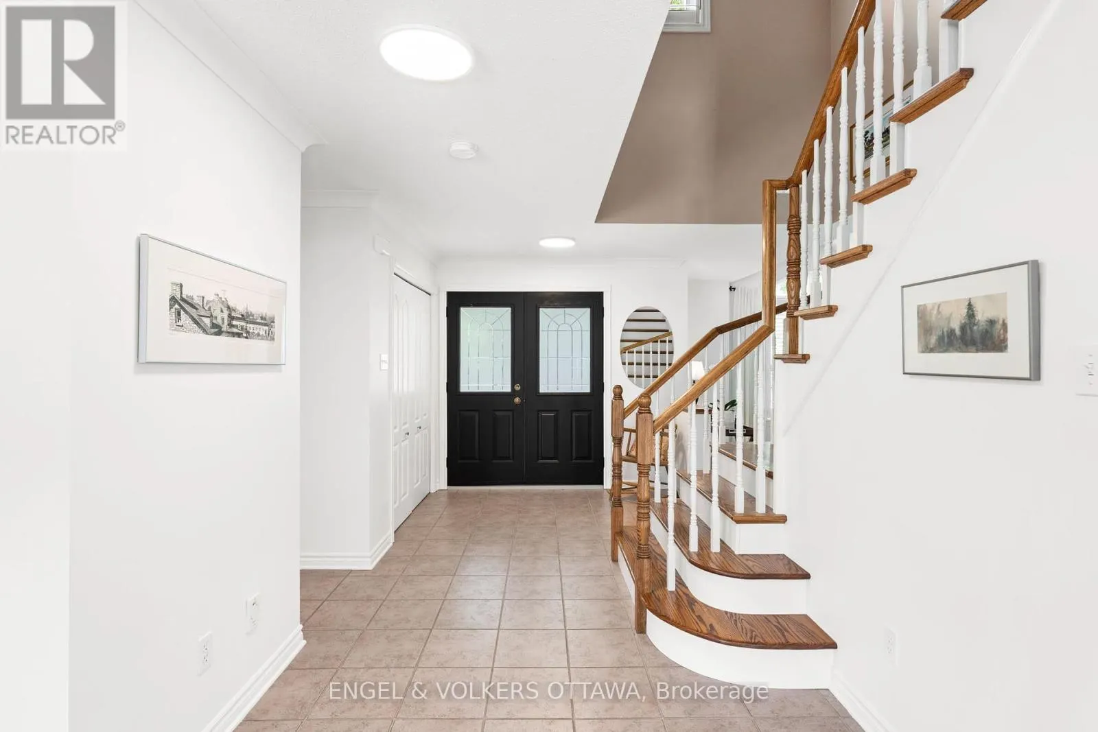 35 HERITAGE GROVE CRESCENT