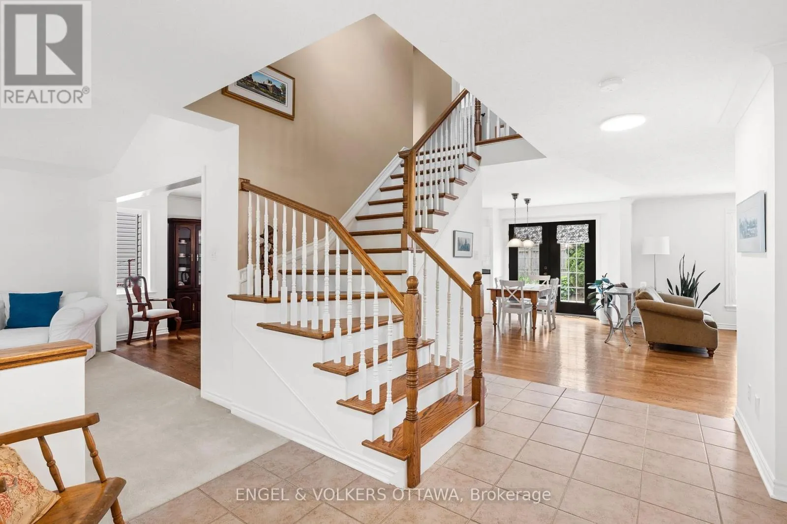 35 HERITAGE GROVE CRESCENT