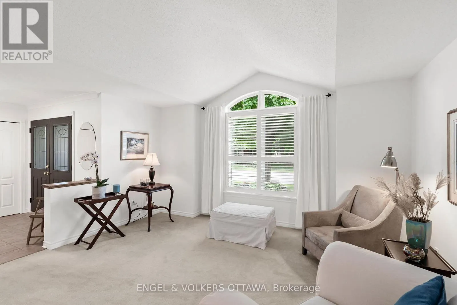 35 HERITAGE GROVE CRESCENT
