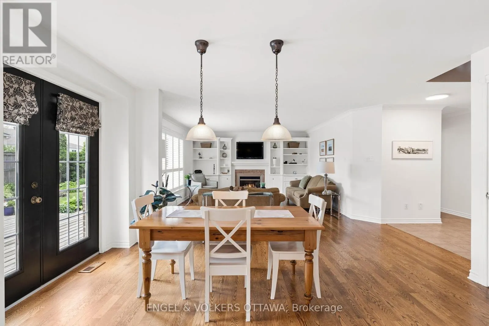 35 HERITAGE GROVE CRESCENT