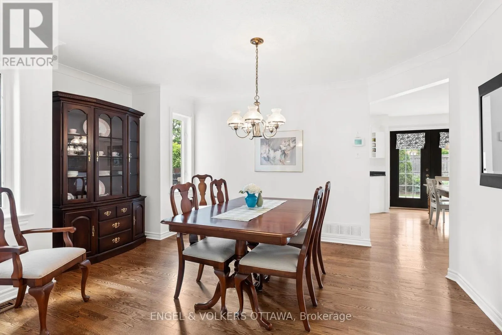 35 HERITAGE GROVE CRESCENT