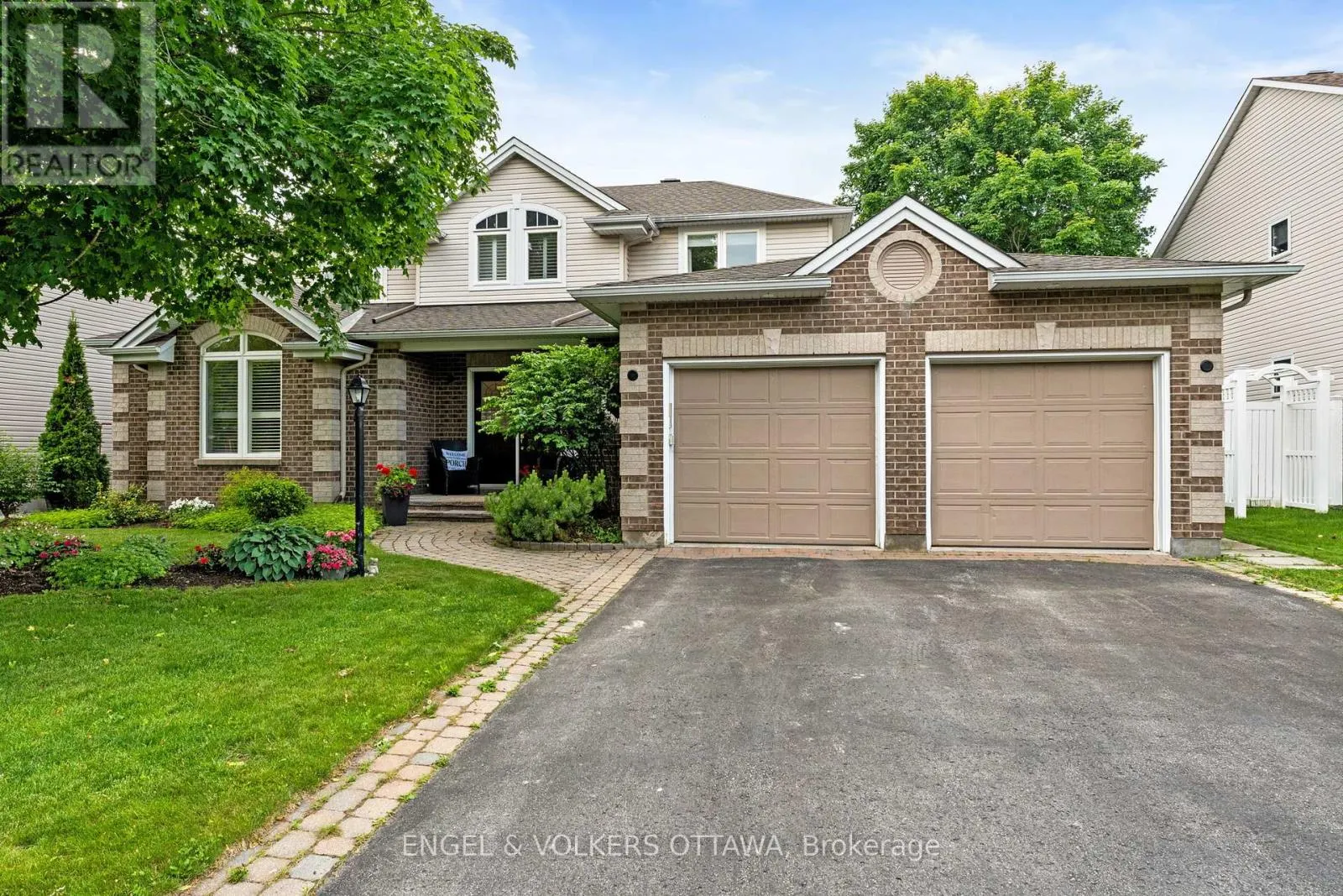35 HERITAGE GROVE CRESCENT