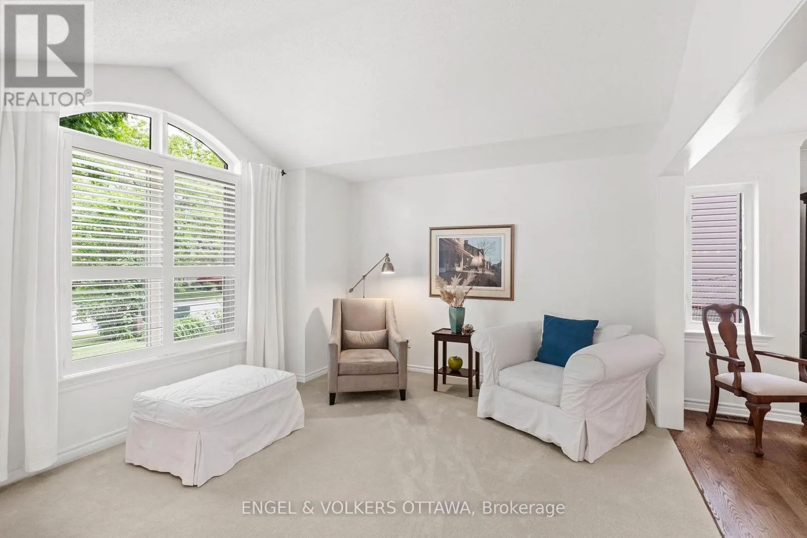 35 HERITAGE GROVE CRESCENT