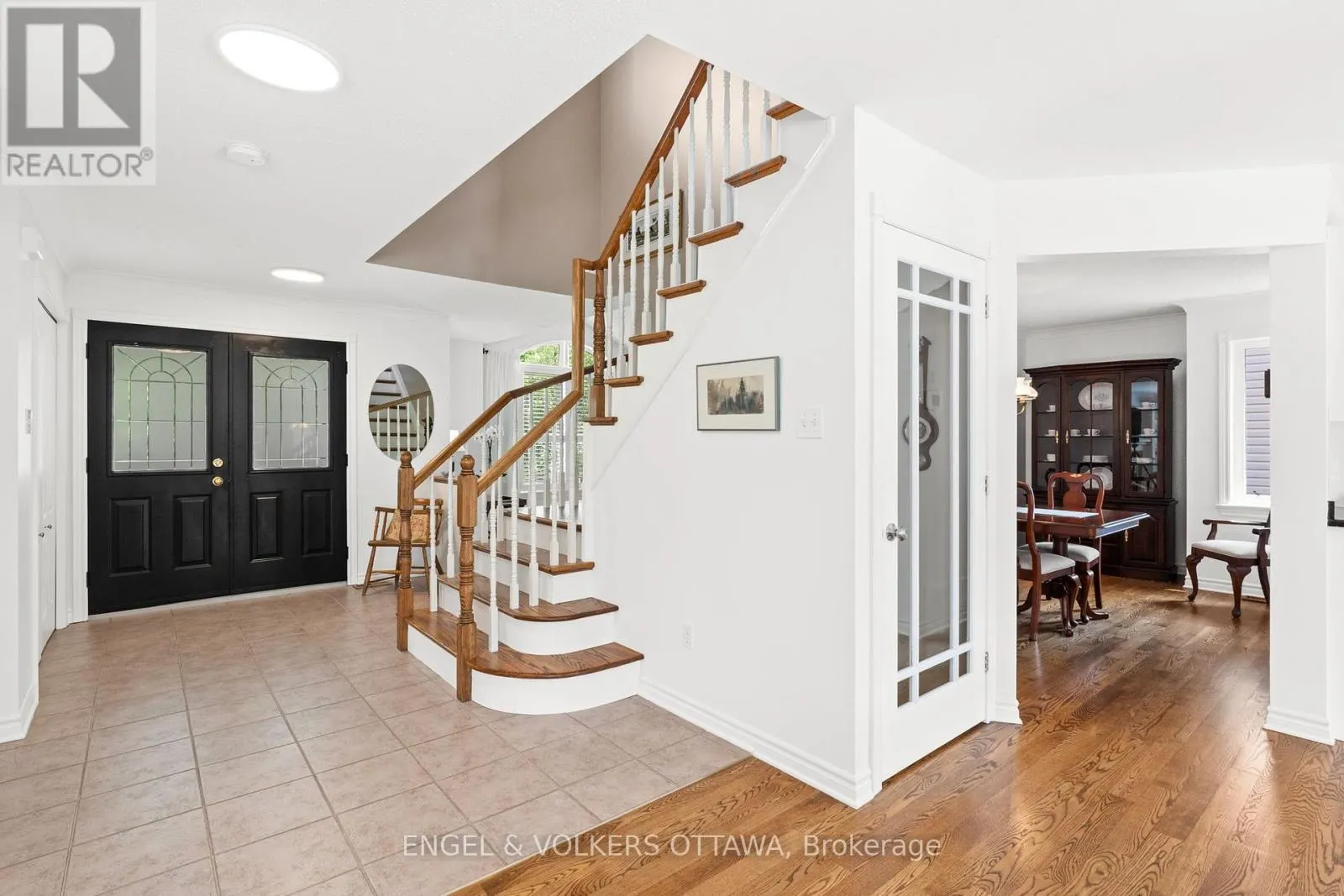 35 HERITAGE GROVE CRESCENT