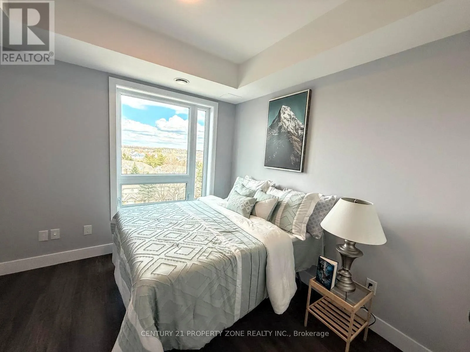 604 - 26 LOWES ROAD