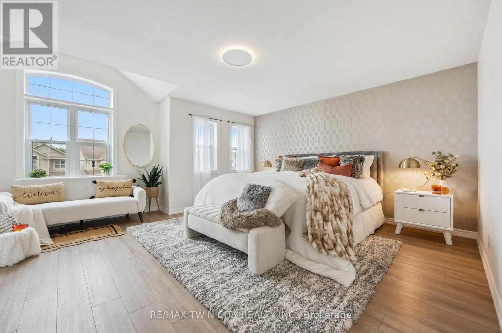 450 APPLEGATE COURT