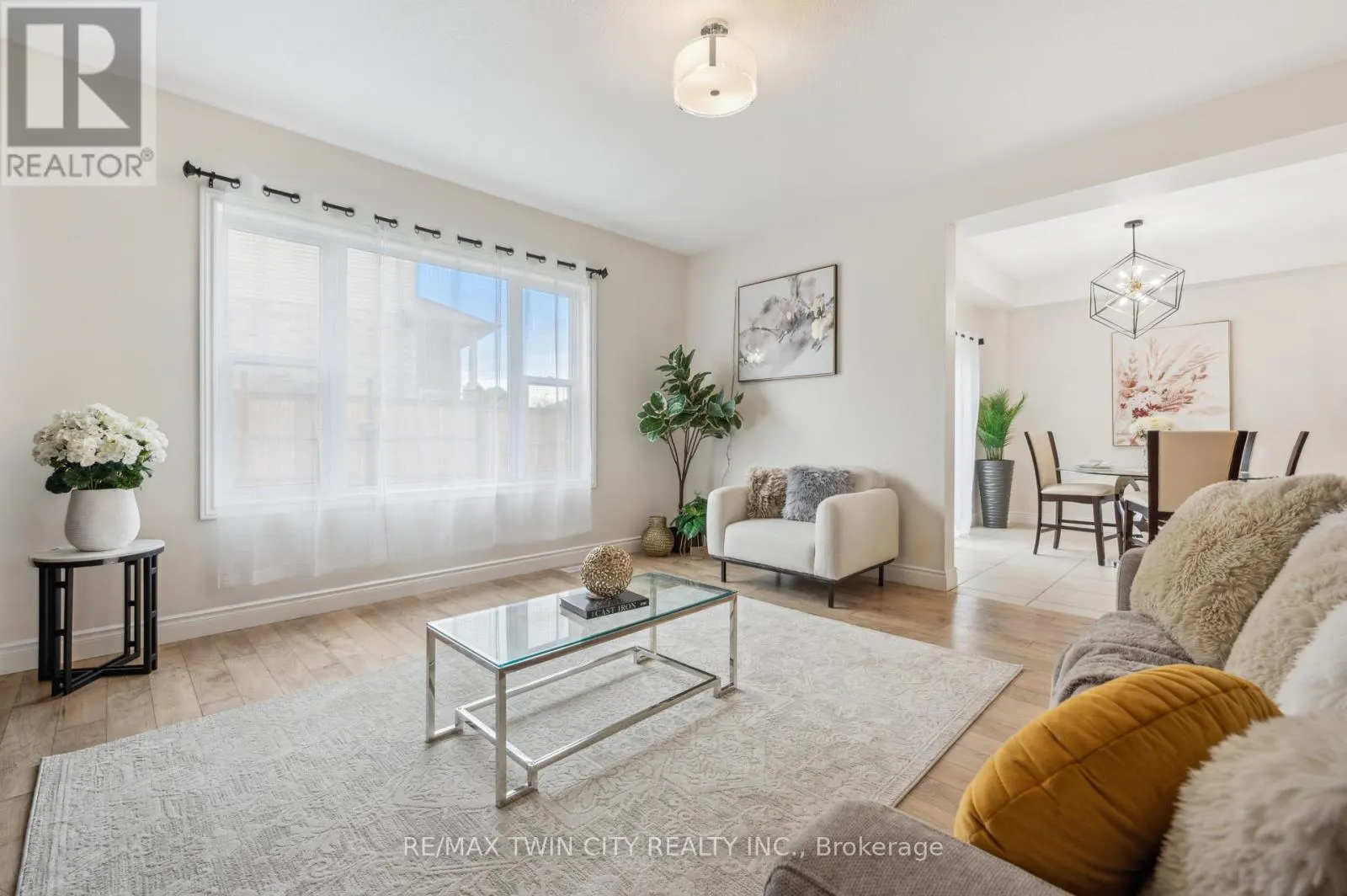 450 APPLEGATE COURT